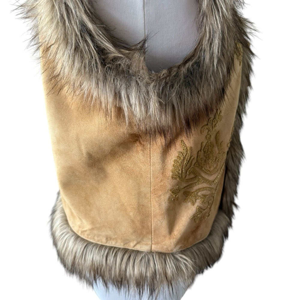 Sundance Leather Vest With Faux Fir Trim - Picture 3 of 9